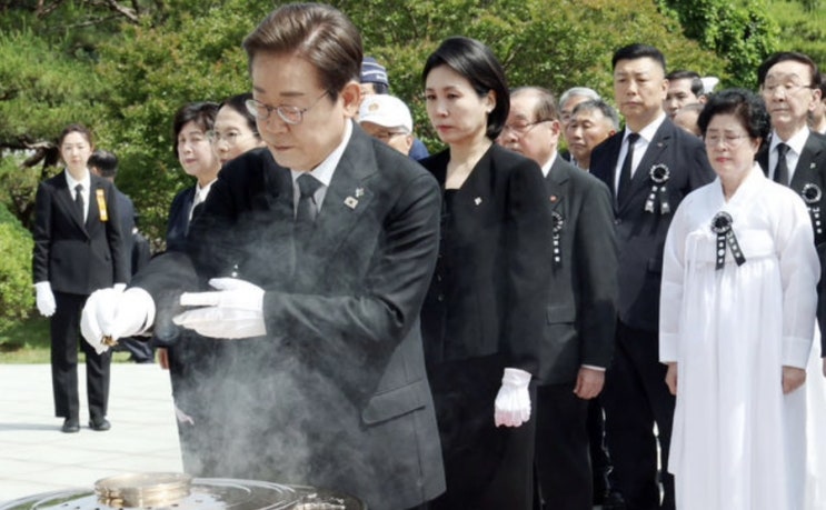 <b>전산망 공무원</b> 사망 <b>애도</b> 국가의 책임과 앞으로