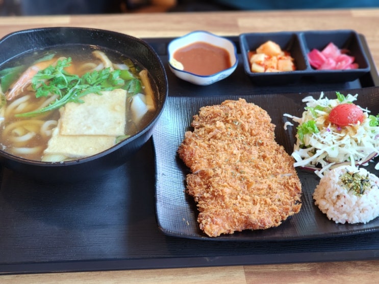  비 오는 날 찾아간 바삭한 행복, 양평 돈까스 맛집 양평카츠하우스