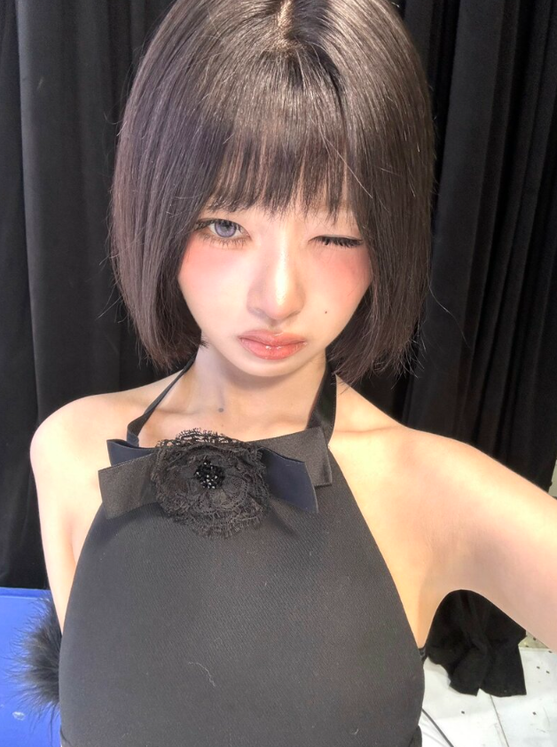 아이브 레이 첫 단발 도전 반짝이 주근깨까지 ‘레이 코어’ 완성