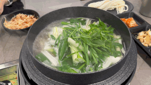  역삼역 닭한마리 맛집 가마솥닭한마리, 맑은 육수와 닭고기 칼국수사리까지 훌륭했던 맛집