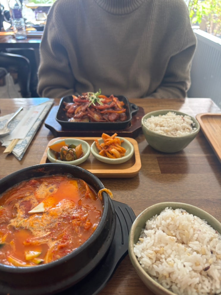  오스트리아 잘츠부르크 한식당 무궁화 Koreasküche HIBISKUS 김치찌개 제육볶음 후기