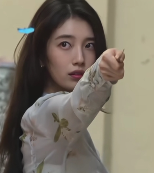   송혜교, 김우빈 ‘전 여친’으로 깜짝 등장! 이 조합 실화야?!
