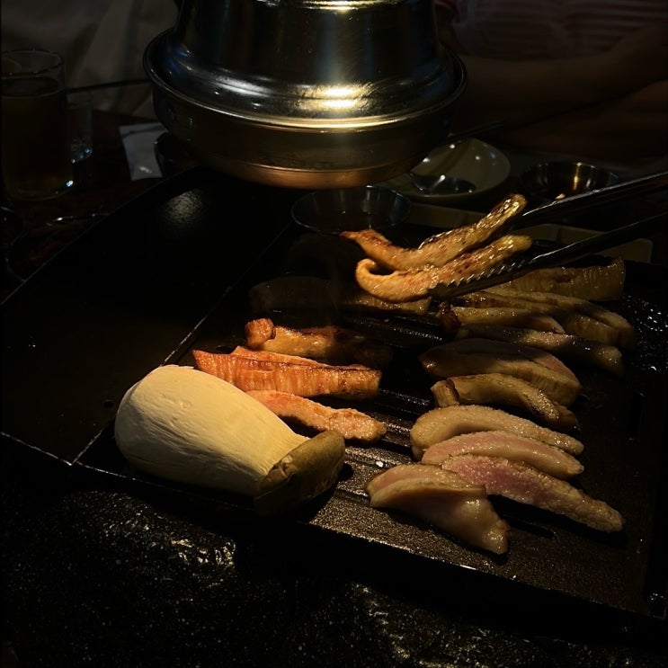  기분이 울적해지는 날에는 고기앞으로 굽돌집