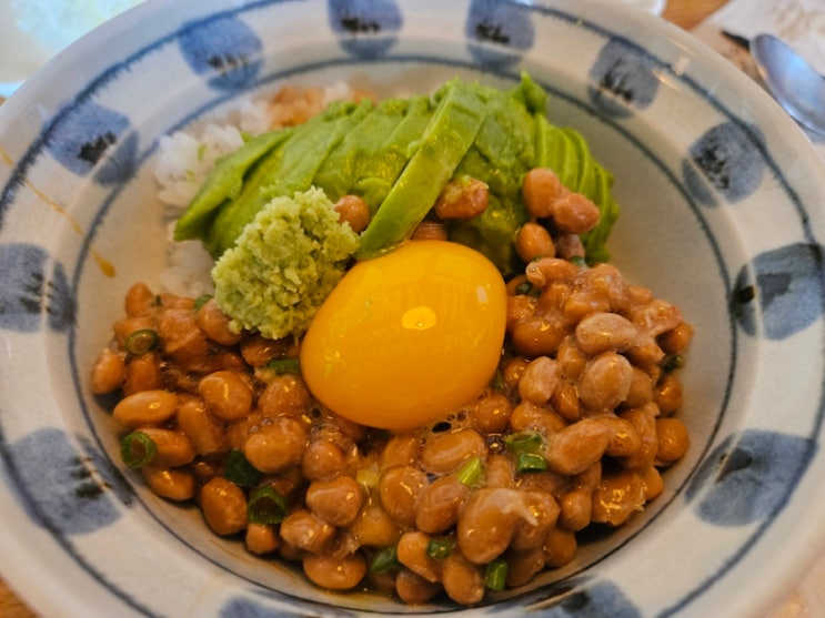  익선동 호호식당 후기 ! 아보카도 낫또동으로 즐긴 담백한 한 끼