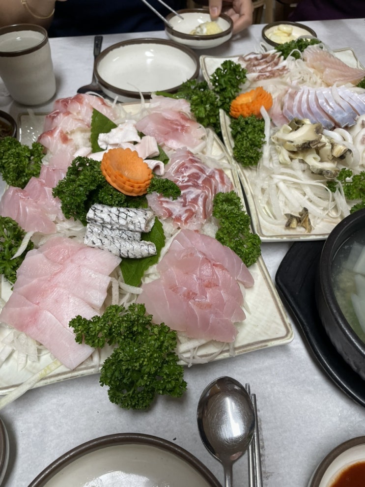 회정식 민어탕 구성 탄탄한 군산원조아구회집 주차장 메뉴판 군산모임 조촌동가족식사 여름민어 여름전어 가을전어 군산박대 서대 군산동군산병원맛집