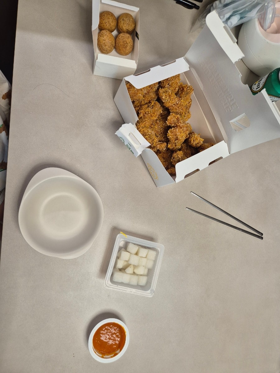 BHC치킨 광교원천점 사진 1