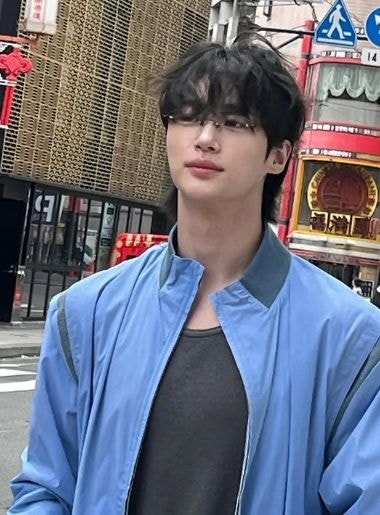 변우석, “추우석” 한마디로 웃음 선사… 센스 넘치는 추석 인사에 팬들 폭발적 반응