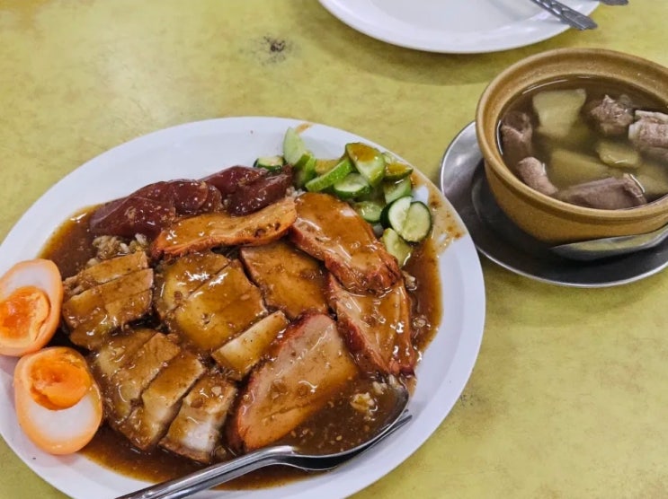  [방콕] 로컬 돼지고기 덮밥 맛집 추천, Khao Moo Daeng Si Morakot ข้าวหมูแดงสีมรกต