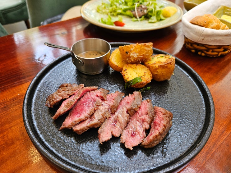  푸꾸옥 중부 맛집 Aigue Marine 프랑스 레스토랑