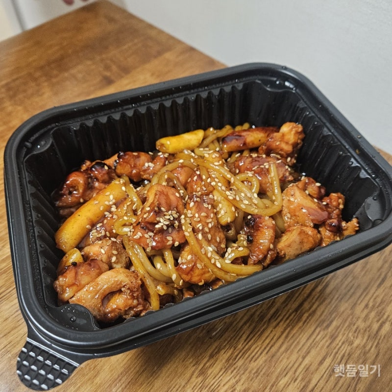 동근이숯불두마리치킨 메뉴, 가격, 칼로리 l 내돈내산 양념구이, 우동사리 후기