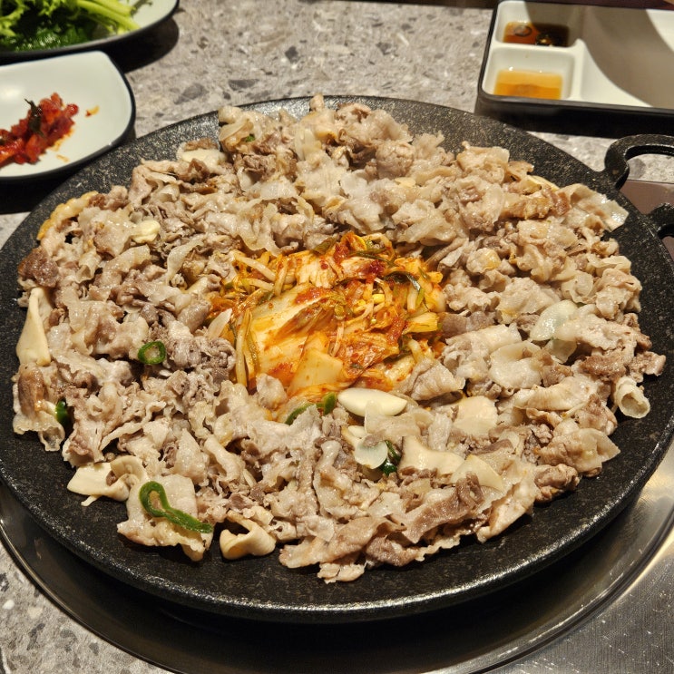  부산 수영대패삼겹살 맛집 고기 구워서 나오는 수영소담한 제주대패삼겹