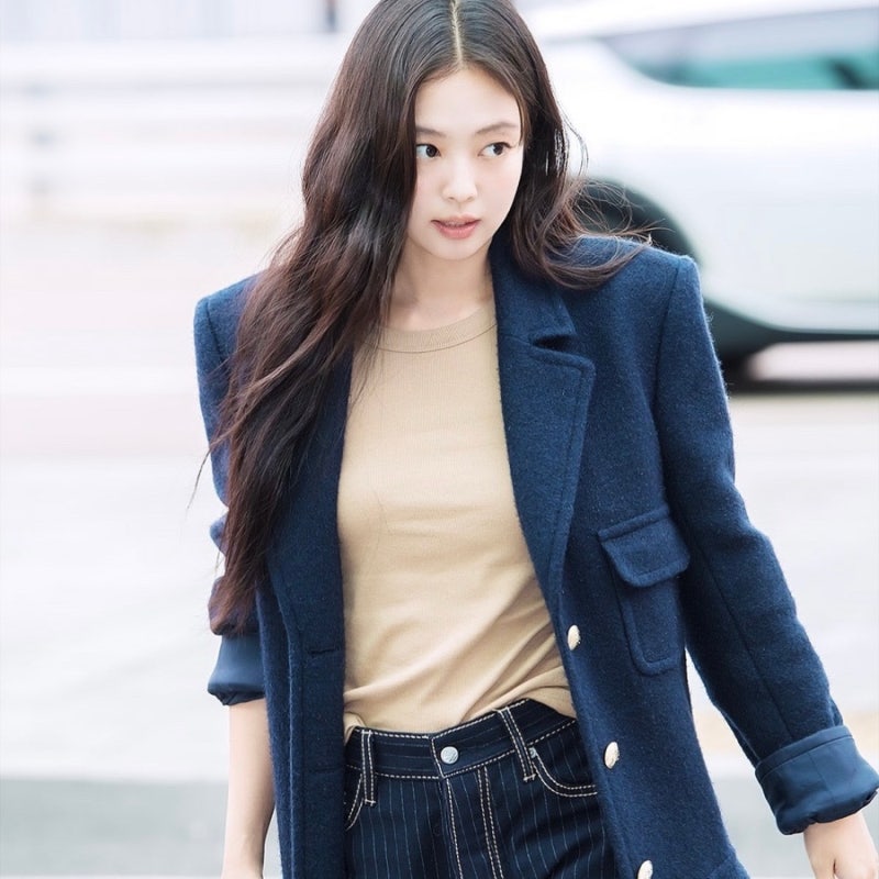 제니 공항패션은 못 참지 샤넬 가방 코디룩 롱 코트 어디 거?