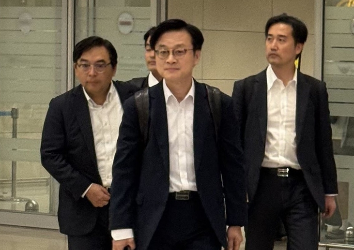<b>김정관</b> 장관 <b>방미</b> 귀국… 무제한 스와프·관세협상 후속, 현금... 