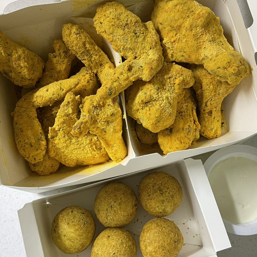 맘스터치 한림대점 사진 1