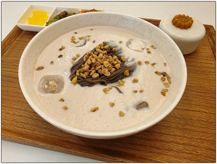  메르밀진미집 월간메르밀 [호두콩국수] 솔직 찐 후기!