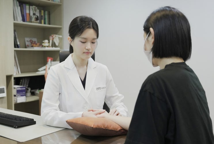  수원 영통 윤빛한의원 산후요통 천장관절증후군 치료
