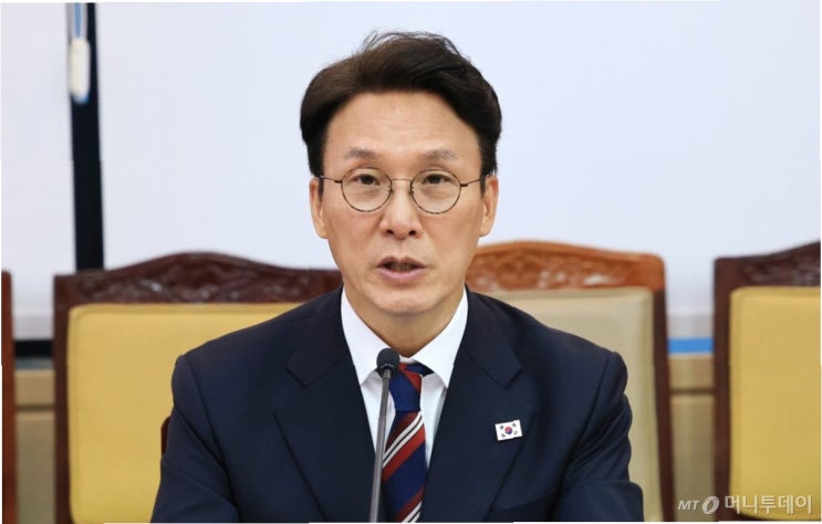 <b>김민석</b>, '냉부해' 논란에 일침: '대통령 일인다역'은 시대적 과제