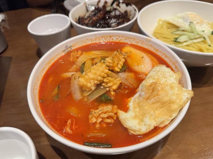  [용산/삼각지역] 중화국밥 안에 볶음밥이? 미쳐버린 맛도리 조합 맛집 추천 <중화객잔 수>