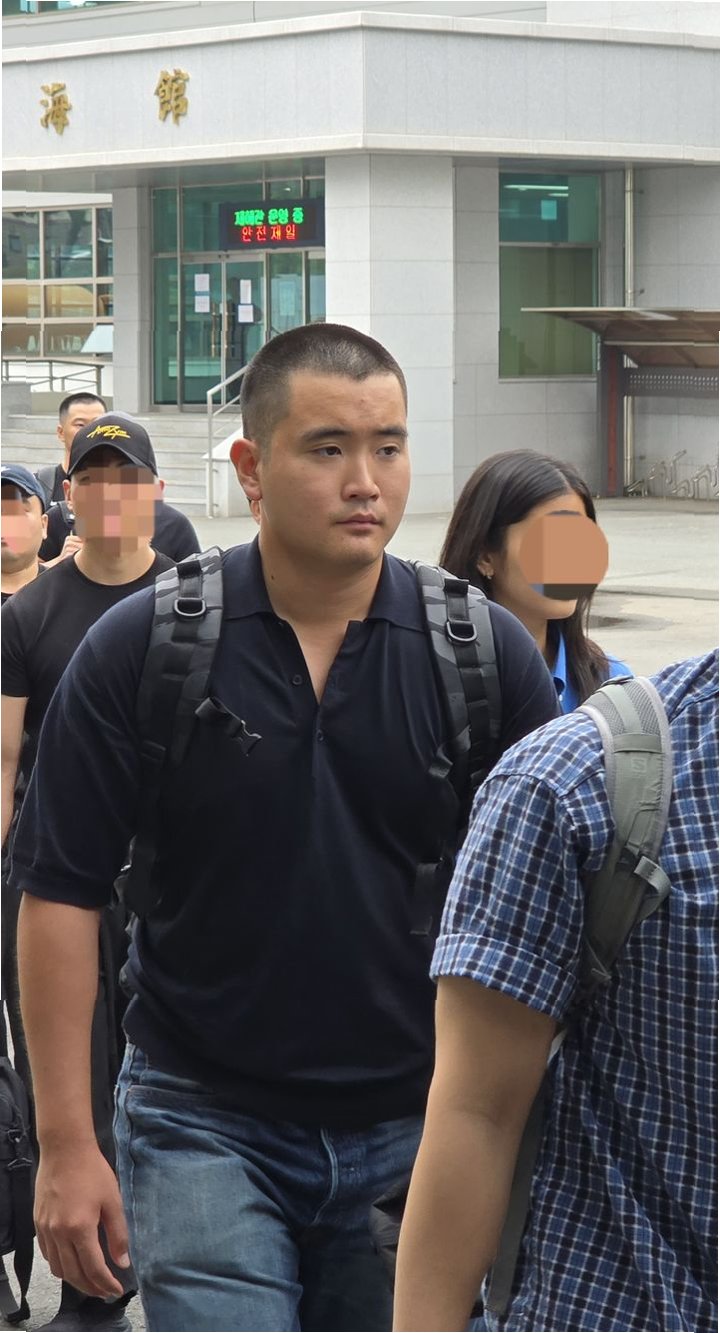 <b>이재용</b> 회장의 <b>장남</b> 이지호, <b>해군</b> 소위 <b>임관</b> 눈앞…'아버지... 