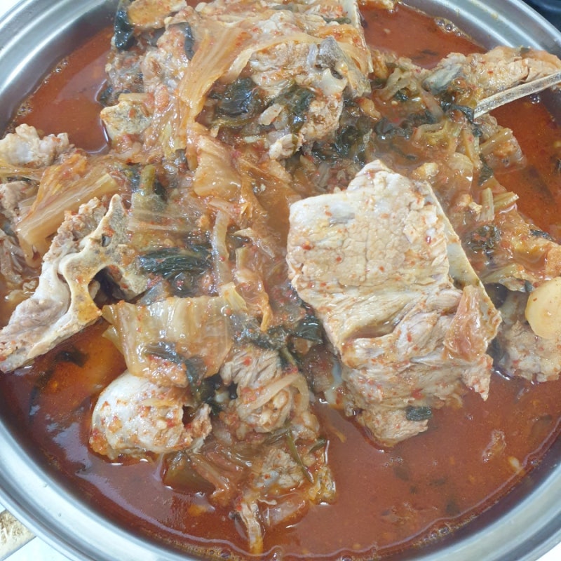 묵은지 감자탕 초간단 레시피 돼지 등뼈 감자탕 만드는 법