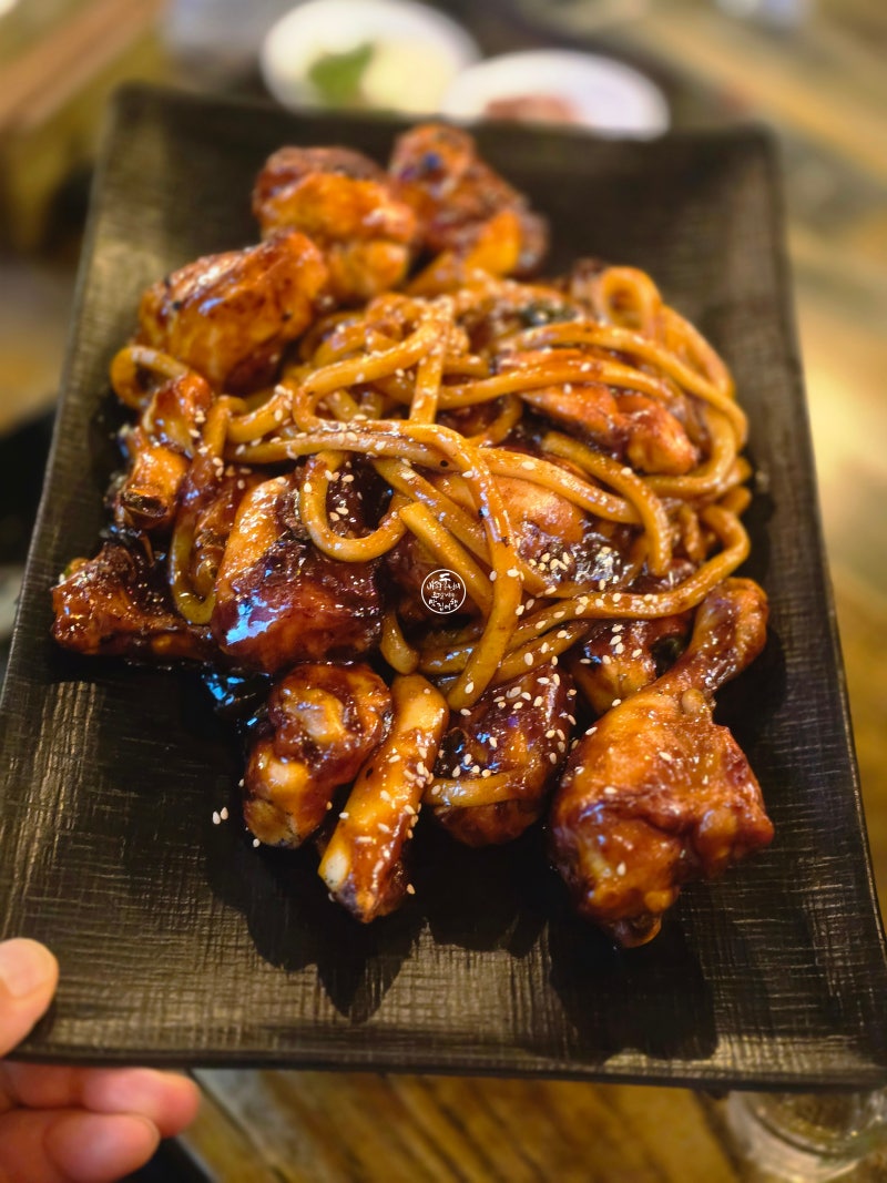 통영 무전동 술집 찐이야 숯불 치킨에 소주 한잔