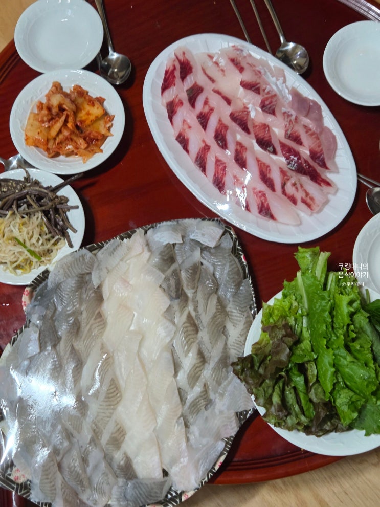  주삼 불고기 전어회 광어회 도다리 회 숭어회 그리고 과자 음식 조합