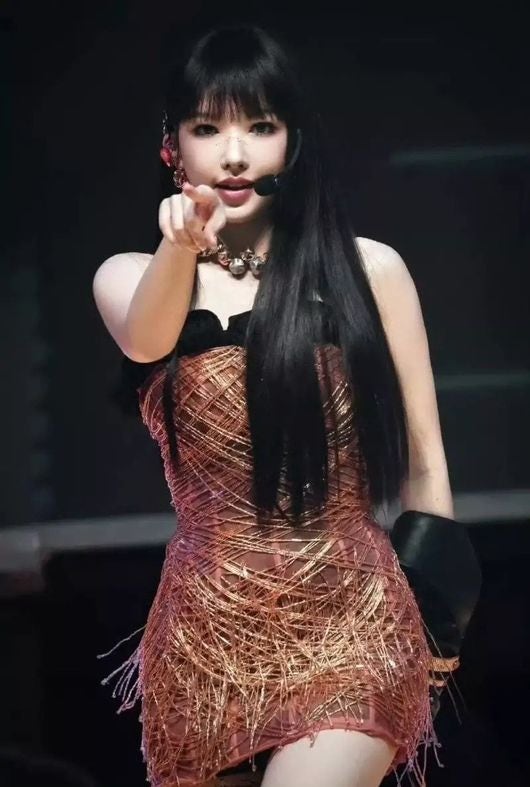 성형 부작용? 중국서 포착된 우주소녀 성소, 그녀는 누구? (프로필 근황)