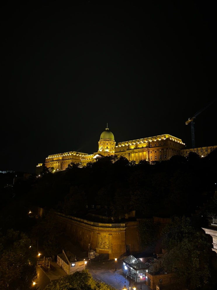  야경이 멋진 부다페스트 루프탑 바 : 레오 루프탑 부다페스트(Leo Rooftop Budapest)