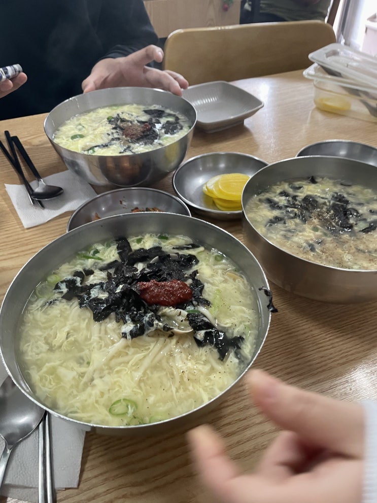  유경님맛집 군산 영화동 명궁칼국수 점심영업만 하는 군산현지인맛집 모임하기 좋았던 떡국 칼국수 군산여행 웨이팅맛집 명궁칼국수 예약권장