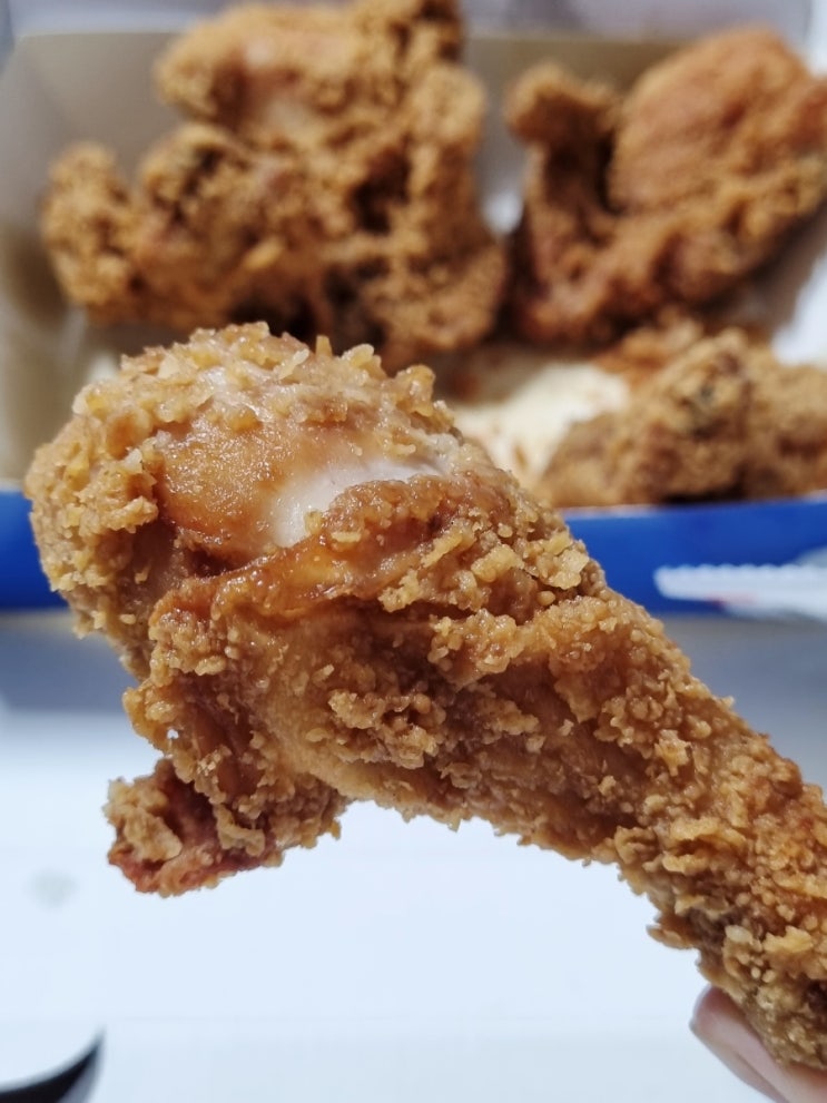  비비큐 BBQ 황금올리브치킨 후라이드 황금올리브치킨 양념 (순살변경 가격 칼로리 영양성분)