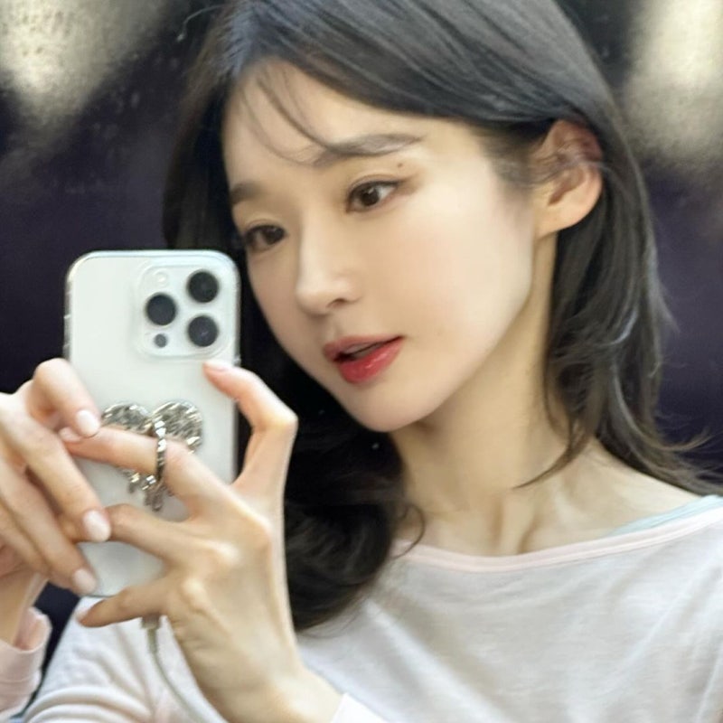 연예인 중단발 레이어드 펌 헤어스타일 신민아 강민경 김다미 아이유머리
