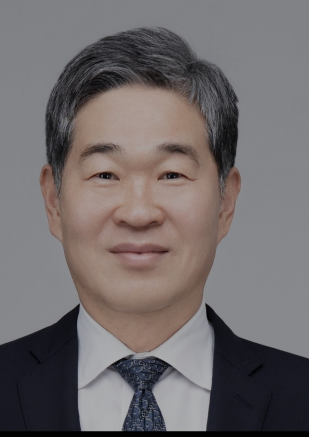 윤유선 남편 이성호 변호사, ‘어금니 아빠 판사’에서 ‘이숙캠’ 조정장으로… 베일 벗은 남편의 첫 예능
