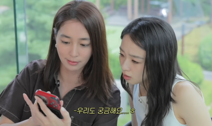 <b>이병헌</b><b>이민정</b>, 2살 <b>딸</b>... 미모…손연재 “언니랑 <b>붕어빵</b>이야!”