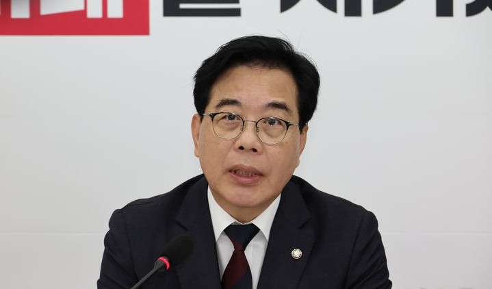 송언석 “<b>국감</b>서 <b>김현지</b> 부속실장 <b>출석</b> 강력히 요구할 것”
