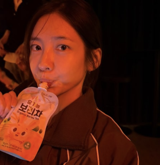 <b>박지현</b>, <b>열애설</b> 즉각 <b>부인</b>…“남성 실루엣? 지인과 여행”