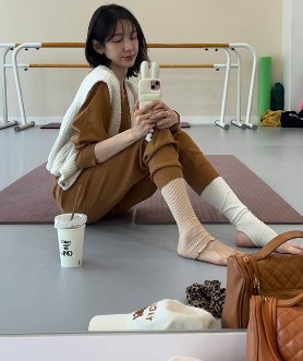 <b>박지현</b> 배우 나무위키 열애 <b>일축</b>…“지인들과의 여행일... 