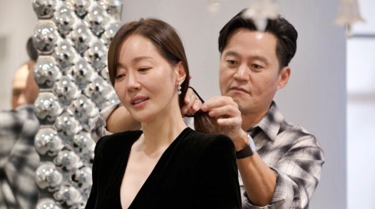 <b>이서진</b>, 부산국제영화제서 김광규와 <b>비서진</b> 활약 <b>엄지원</b> 드레스... 