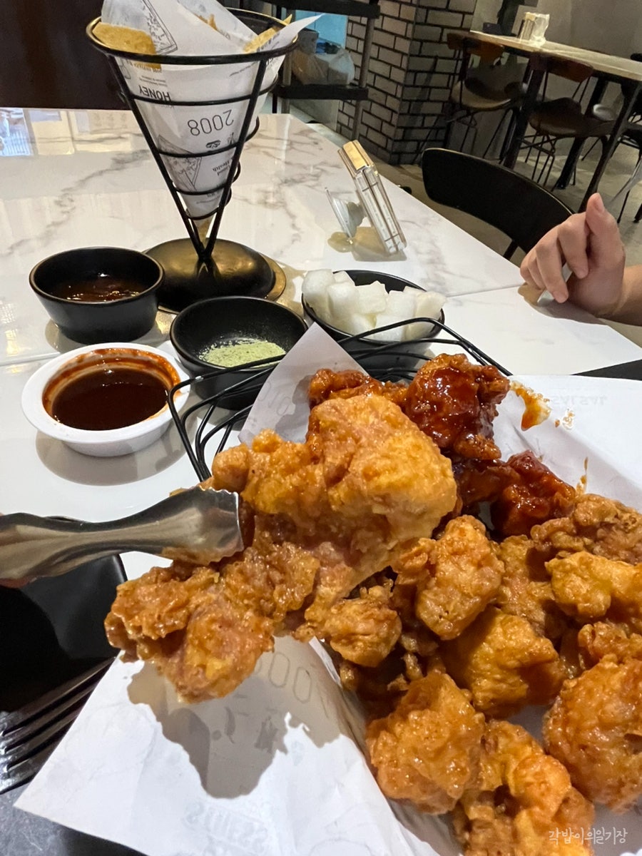 교촌치킨 당동1호점 사진 6