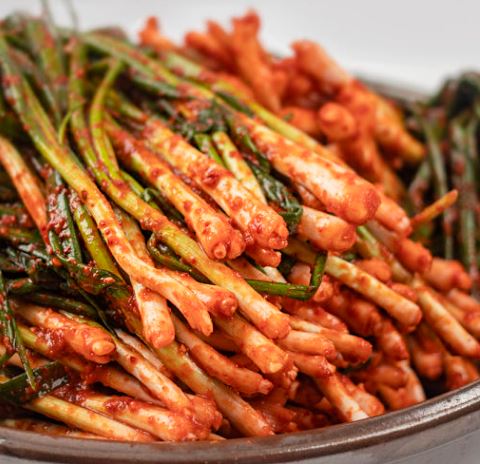  “말바우시장 선김치 1kg – 전라도 손맛 담은 100% 국산 파김치”