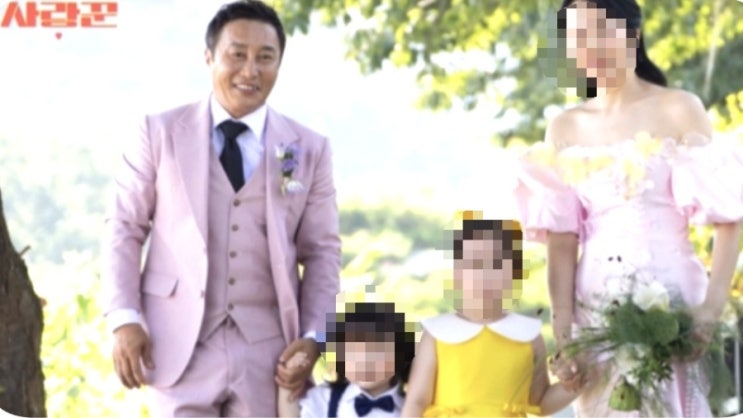 <b>김병만</b> 재혼, 감동과 논란이... 이런 <b>결혼식</b> 처음 봤다" <b>눈물</b>의... 
