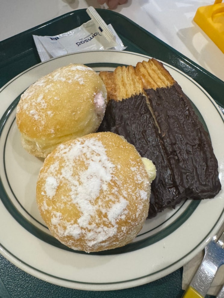  오이도 카페 커푸 후기 | 시흥 감성 바다뷰 도넛 맛집 추천