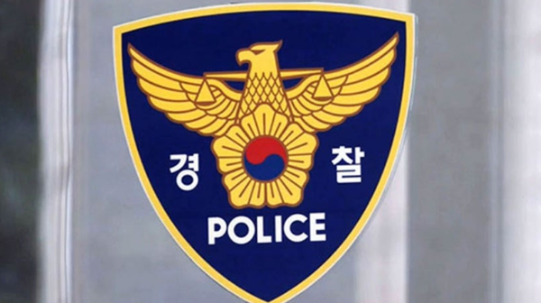  “떡볶이 사줄게”로 초등생 유인한 80대 남성…아이들 ‘기지’ 덕에 현장서 붙잡혀️