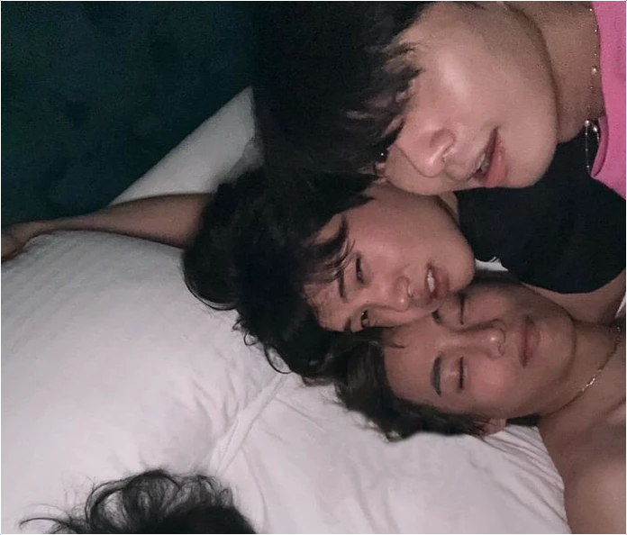  BTS 뷔 한강서 노마스크 포착! 박서준 박형식과 빗속 산책 눈길