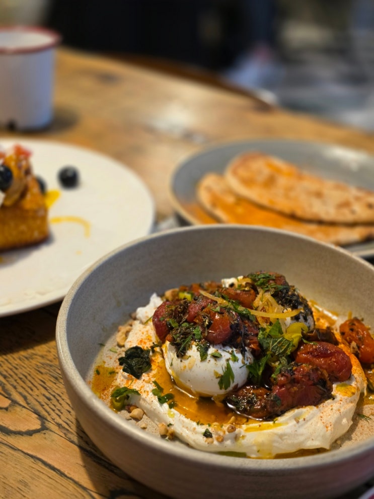  바르셀로나 Casa Camper 근처 브런치맛집 Caravelle : 프렌치토스트, 터키식 egg 메뉴 추천!