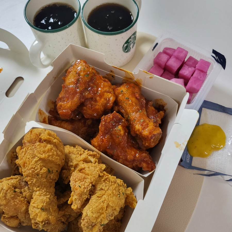 멕시카나치킨 광명철산점 사진 1
