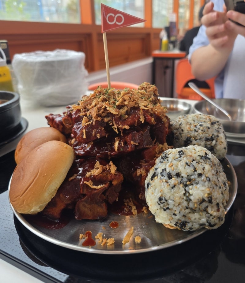 구로구청 맛집 점심 '무한감자탕뼈구이' 푸짐한 양 해장국과 대림역 뼈구이 맛집으로 소문난....