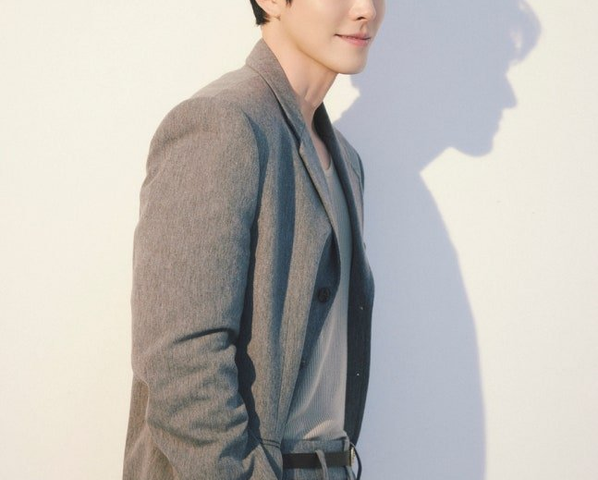 <b>김우빈</b>, <b>수지</b>와의 <b>호흡</b>에 대한 솔직한 이야기