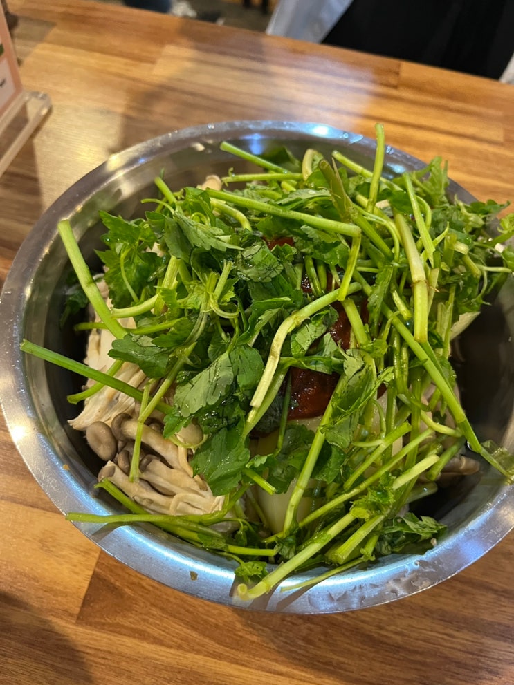  여의도역 맛집 가양칼국수버섯매운탕 고기 추가 없이도 맛있는 가성비 블루리본