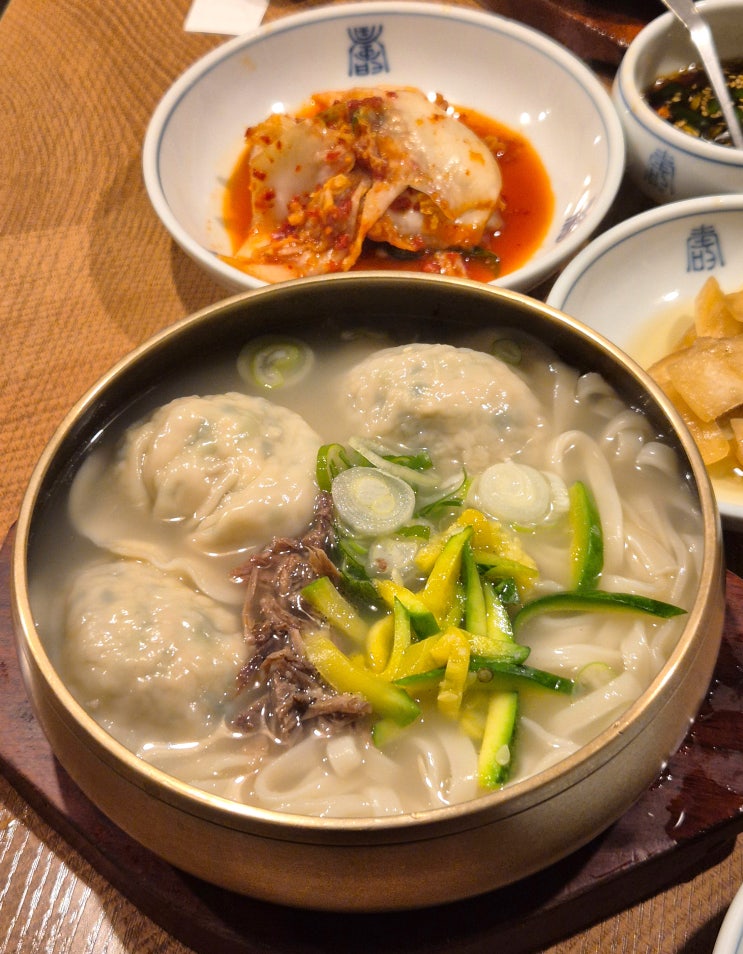  서울 북촌 안국역 맛집 '깡통만두' 오랜 기다림이 가치가 있는 손만둣국/비빔국수 완전 맛있음