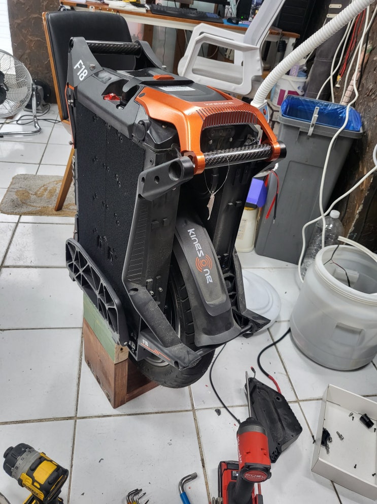  킹송 F18 뒤 시인성 별파박이(LED) 튜닝 작업기
